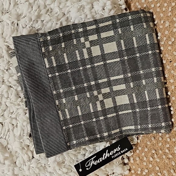 3 Feathers Leggings - Picture 3 of 8